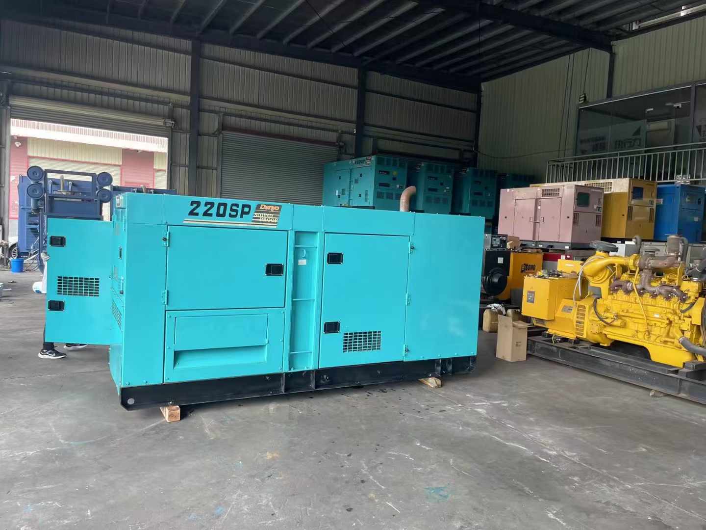 信阳800kW 柴油发电机的输出电流波动范围是多少？