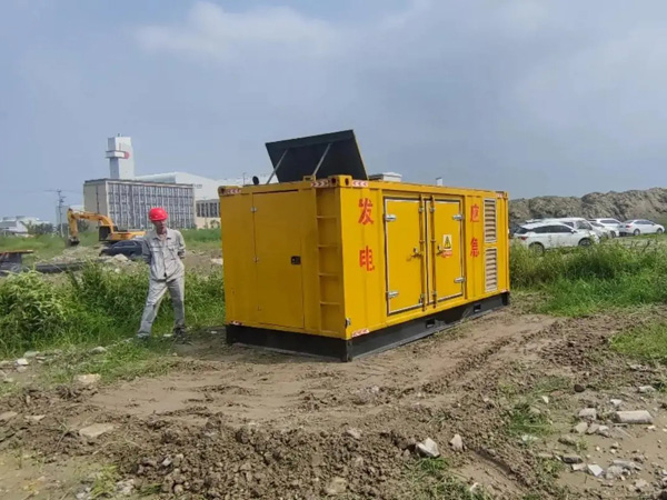 信阳200KW柴油发电机机组每小时的油耗量受哪些因素影响？