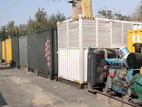 信阳200KW柴油发电机机组每小时油耗是多少？